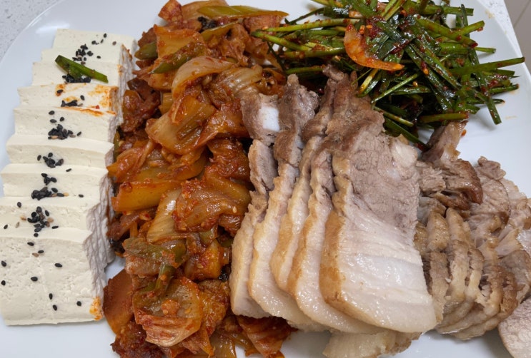  사과를 활용하여 무수분 수육 만들기