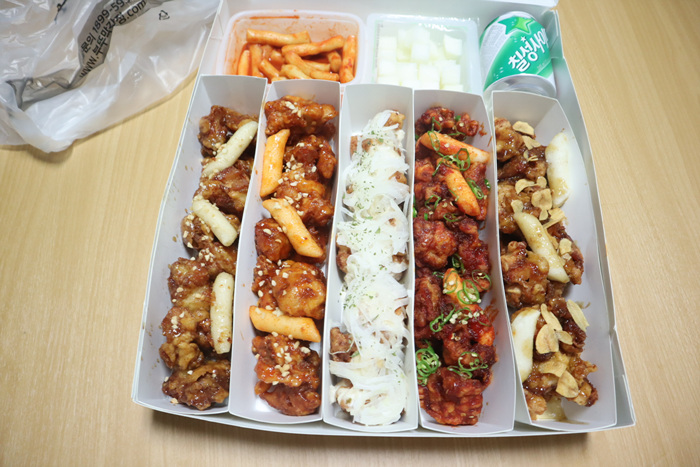  패밀리 세트로 5가지 닭강정 을 즐길 수 있는 죽전맛집  부뚜막강정 최고네요