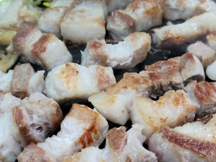 오랜만에 풍무동 고기굼터 육방! 뭔가 바뀐 듯하지만 삼겹살 맛은 그대로네 오랜만에 풍무동 고기굼터 육방! 뭔가 바뀐 듯하지만 삼겹살 맛은 그대로네