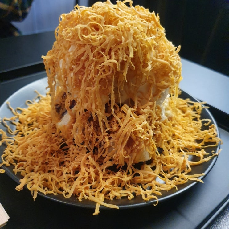  합정카페 _ 친절하고 맛있는 만유인력 카페 크로플맛집!!