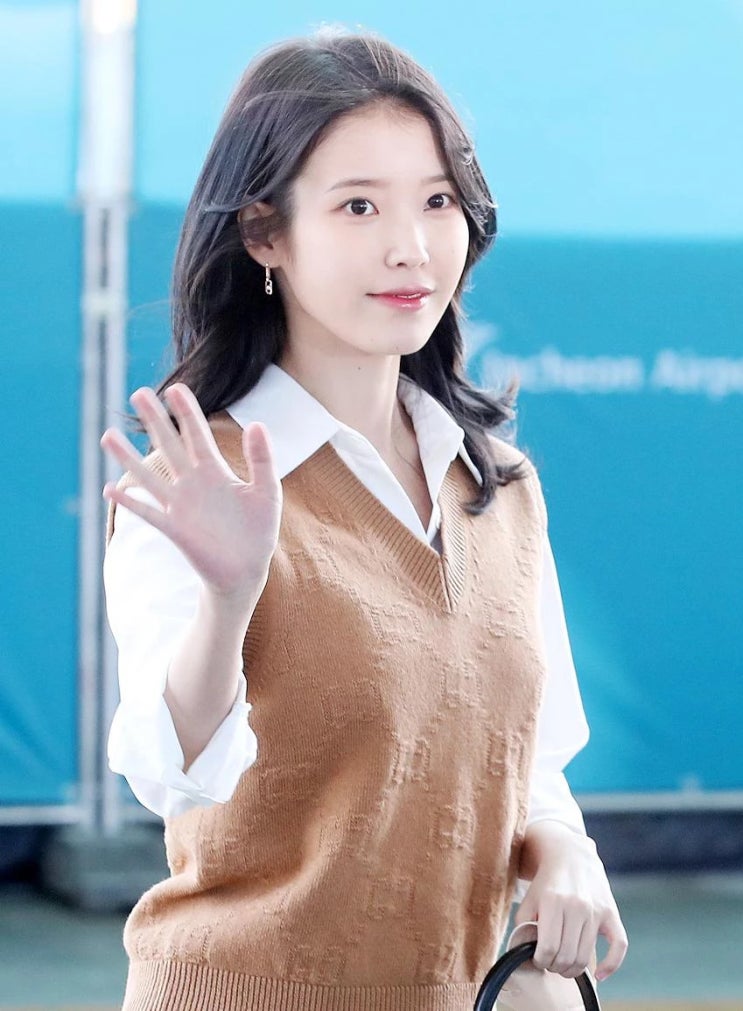 아이유 공항 패션 사진, 기풍당당 씩씩한 모습으로 칸의 주인공다운 멋진 포스 아이유 공항 패션 사진, 기풍당당 씩씩한 모습으로 칸의 주인공다운 멋진 포스