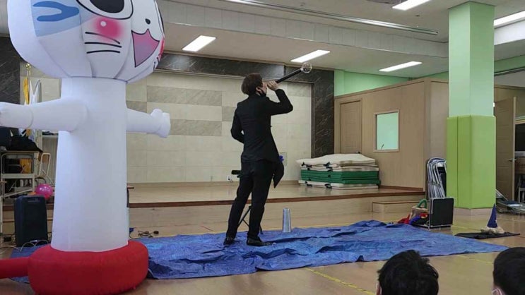  재미와 웃음이 멈추지 않는 마술공연을 보러왔어요