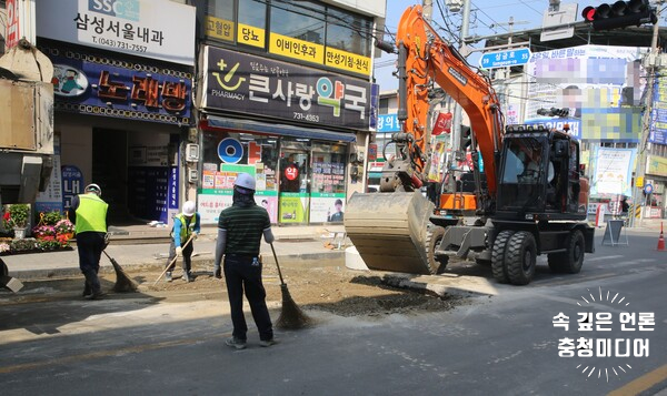 옥천군, 옥천읍 금장로 거미줄 전선 걷어낸다