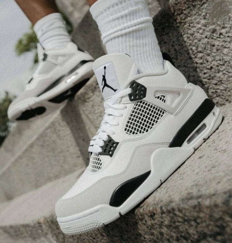  나이키 에어 조던 4 밀리터리 블랙 Nike Air Jordan 4 Military Black