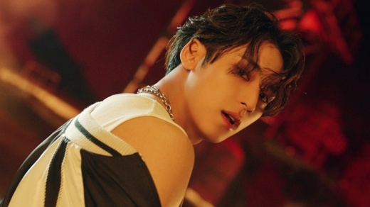 <b>세븐틴</b> 페이스 더 선(Face the... <b>핫</b>(HOT)' <b>뮤직비디오</b> 첫... 