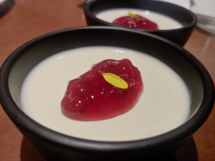  약수역 맛집 로즈앤라임(RnL)의 판나코타 녹아요