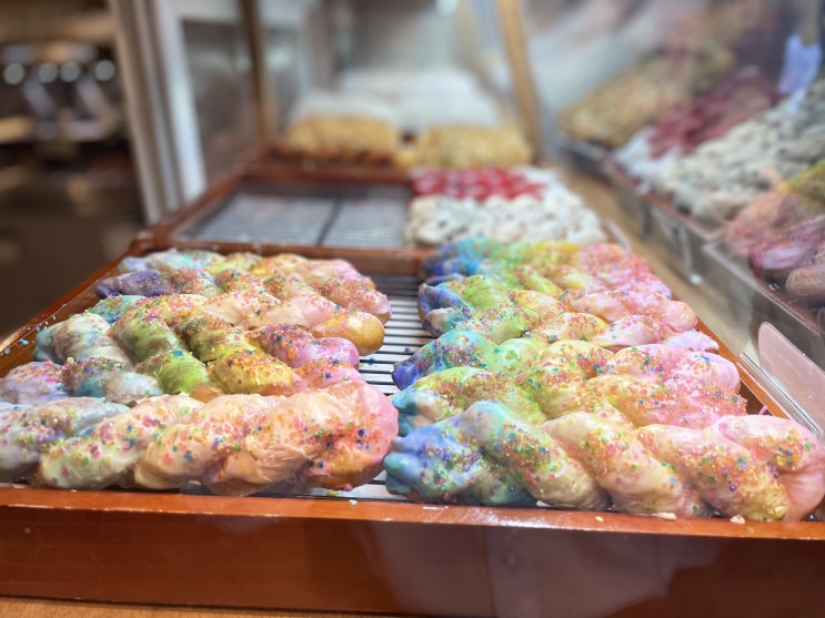꽈페 홍대점  영롱한 꽈베기&도넛 핫플레이스 ㅋㅅㅋ