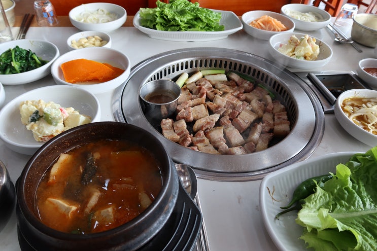 제주도루프탑식당 서귀포뷰맛집을 찾으신다면 서귀포흑돼지명가 고고!