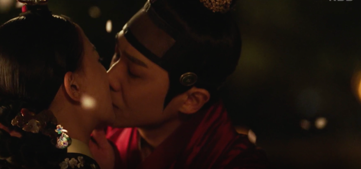  [붉은 단심 8화] 피 말리는 장혁+강한나+이태 삼자대면 뒤 강렬한 키스신 "오늘 밤 과인을 허락한다"