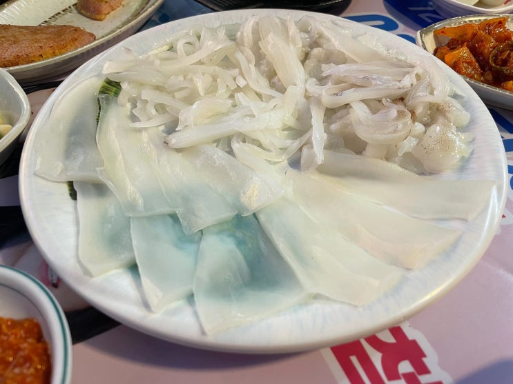  부산 남포동 횟집/봄에 제철인 갑오징어/울릉도오징어회포차