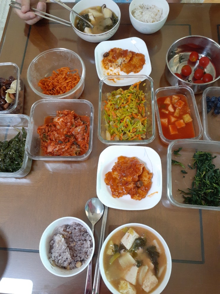  호박당근볶음,미트볼,김치만두국