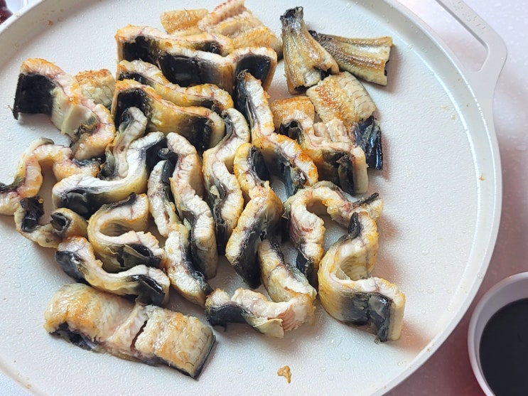  그리들에 초벌장어 굽기 어등수산 삼형제장어마트 장어1kg