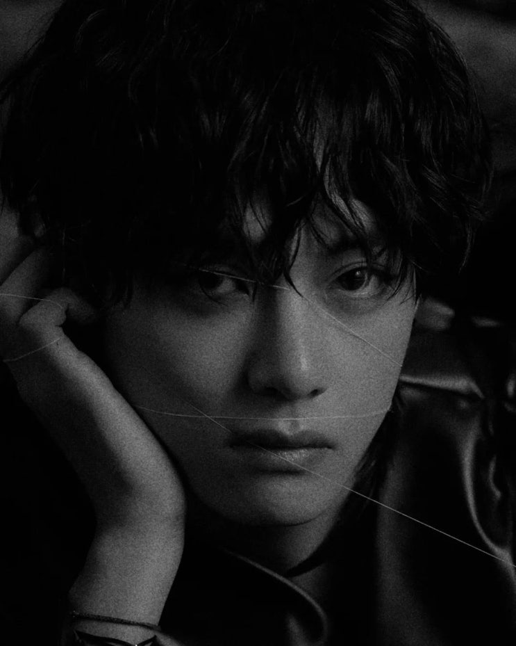 뷔 보고싶다니까 댓글달아주고 인스타에 사진올려줌 뷔 보고싶다니까 댓글달아주고 인스타에 사진올려줌