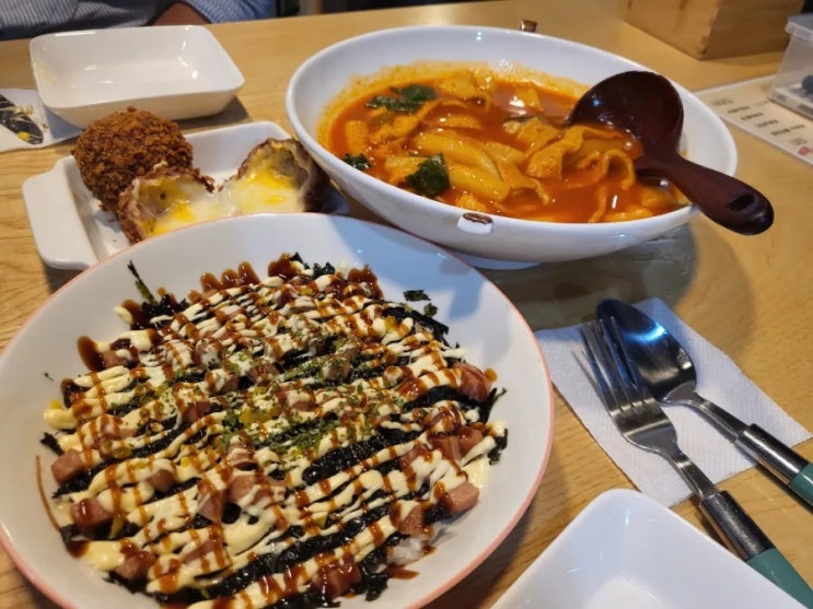  정자동 오월떡볶이 수원국물떡볶이 맛집 치치볼의 콜라보레이션!!수원분식집추천