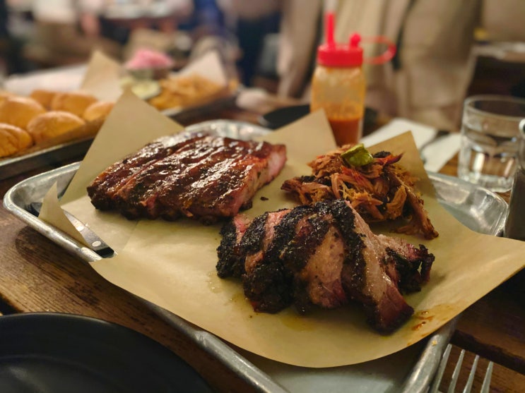 [카페, 맛집리뷰] 한강진 카페 사유, 라이너스 바베큐/ 이태원에서 한 곳만 파는 사람의 후기