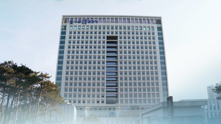 삼성 자회사 반도체 기술 중국 유출…710억 챙긴 일당 기소 삼성 자회사 반도체 기술 중국 유출…710억 챙긴 일당 기소