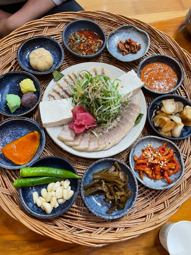 경북 경주부모님과 함께 경주여행가서 좋은 한끼 대접하고 싶을 때 정갈한 한상 차림을 볼 수 있는 곳 '궁림'