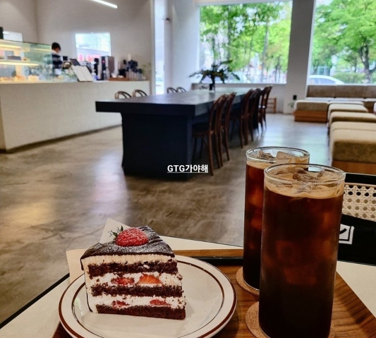  이거잖아~!이거~!내가 원했던 케이크맛집!! 첨단 "카페 고요커피"