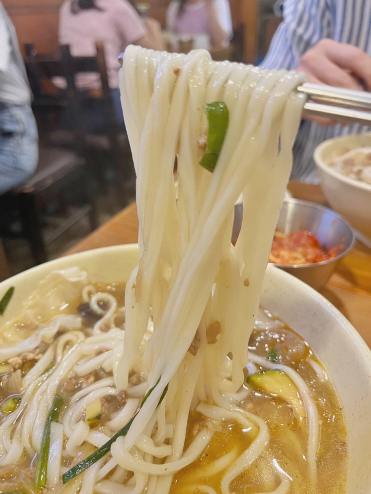  명동교자본점 :: 이틀 연속 먹어도 질리지 않는 곳이에요.