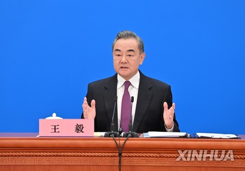 中외교부장, 프랑스 외무장관에게 "중국과 유럽은 적수 아니다" 中외교부장, 프랑스 외무장관에게 "중국과 유럽은 적수 아니다"