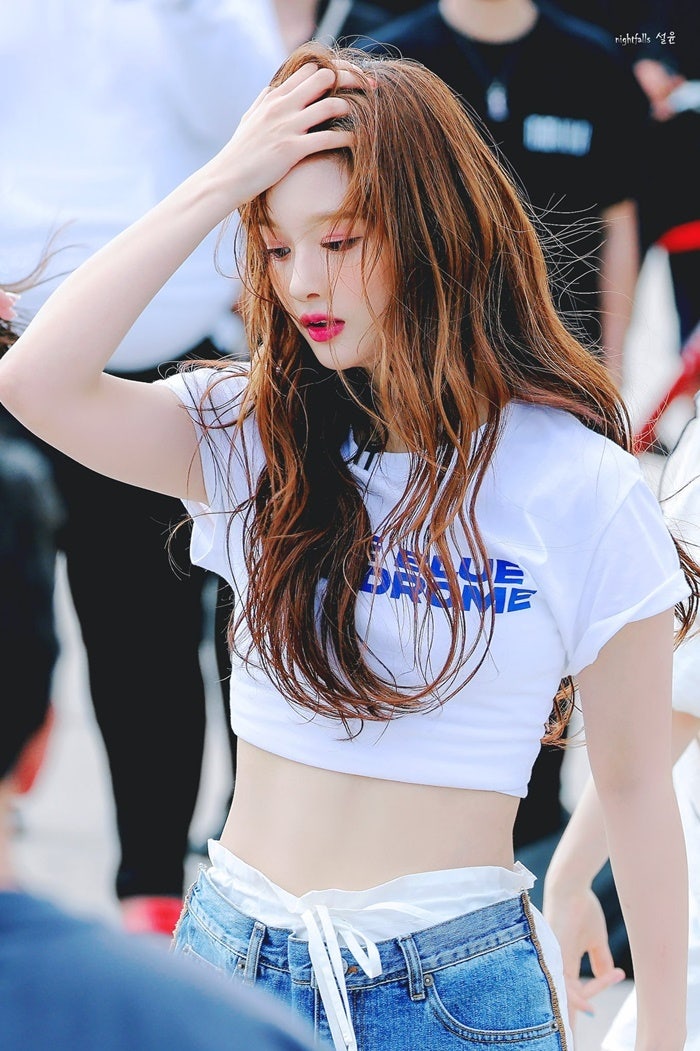 역대급 비주얼로 난리난 LA 설윤 역대급 비주얼로 난리난 LA 설윤