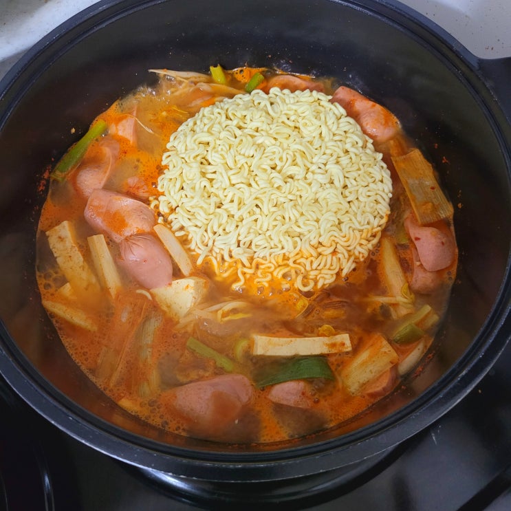  면목동부대찌개 오늘 저녁 메뉴는 뚜껑집 부대찌개 밀키트