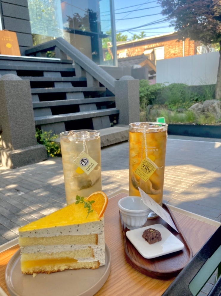  서촌에서 가장 예쁘고 고즈넉한 차 맛집 정원카페 '티하우스 레몬' (위치/차 종류/커피/마당/케이크/카공/미팅룸)