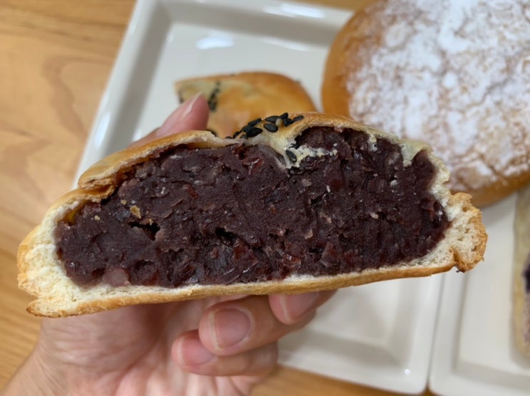 부산 해운대 좌동 빵집 "빵다무르" 인생 팥빵을 만날수 있는곳 (+ 단팥빵, 블루베리크럼블, 슈크림소보로) 부산 해운대 좌동 빵집 "빵다무르" 인생 팥빵을 만날수 있는곳 (+ 단팥빵, 블루베리크럼블, 슈크림소보로)