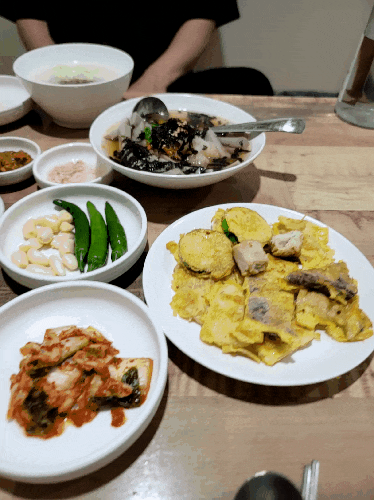  황금동 국수 맛집 :: 특선 코스 요리로 여러 가지 음식들을 즐 길수 있는 대구 수성구 어린이회관역 수육 맛집 본가 안동국시 본점