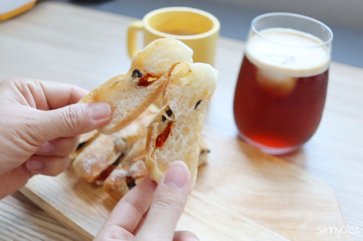  용산 우디베이크샵 이탈리안 나폴리치즈 치아바타 맛집이야