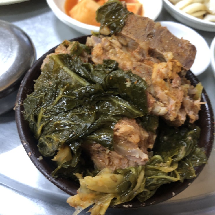 홍천뚝배기 고기가 너무 푸짐한 뼈다귀해장국 대구공항 맛집