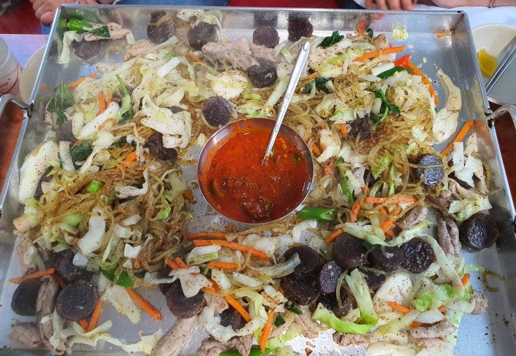  신림 주변 맛집 양지 순대타운 백순대 먹고 왔습니다.