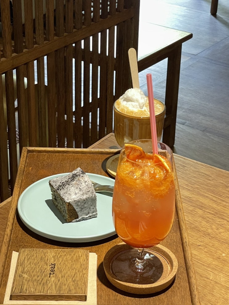  [영종도 카페] 운서카페거리 따뜻한 분위기 갬성카페 티크