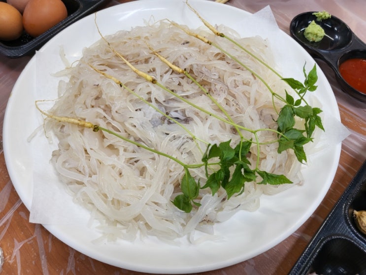  울산 농수산물, 수산소매동  "25번 울릉도횟집"