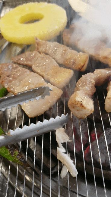  맛있는 돼지 특수부위와 밀면 맛집 식껍 충주 연수점