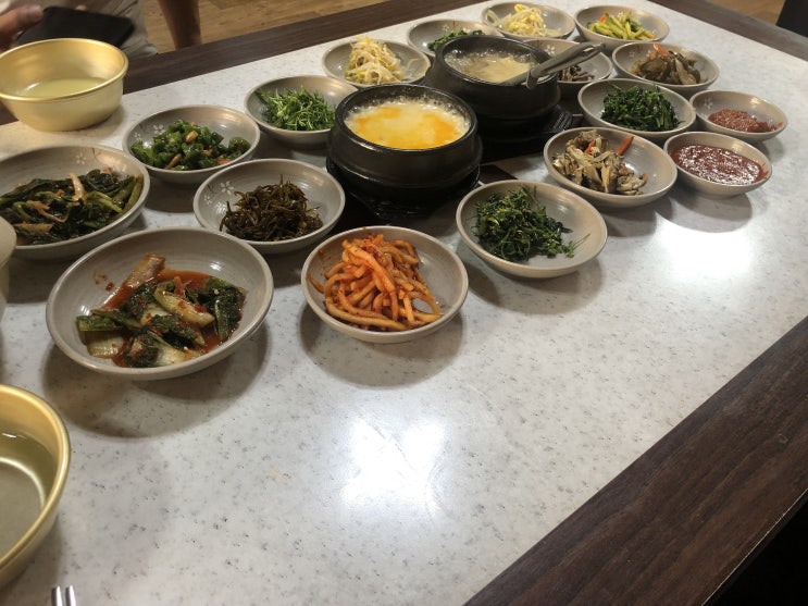 공릉동 할머니쌈밥집에서 식사