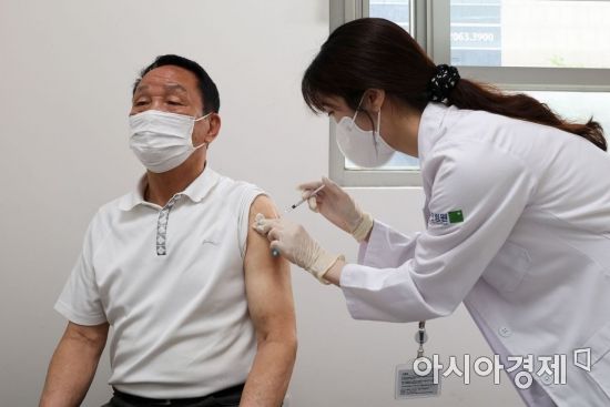 美, 코로나 사망자 중 백신 접종자 급증…도대체 왜? 美, 코로나 사망자 중 백신 접종자 급증…도대체 왜?