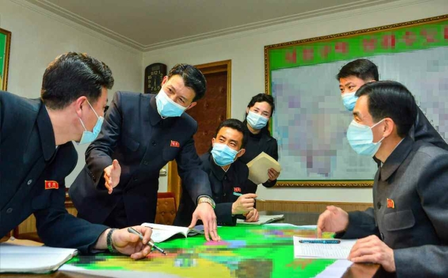 북한 코로나19 의심환자, 3일 만에 다시 10만명대로