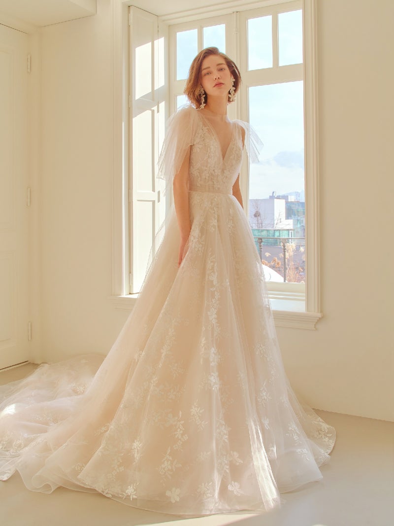 여름 신부님들을 위한 웨딩드레스추천♥ 어떤 소재, 디자인이 좋을까? : 네이버 블로그, image size:800x1067