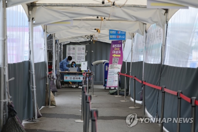 확진자 급감했지만 재유행은 온다…"에어컨도 반등 요인"