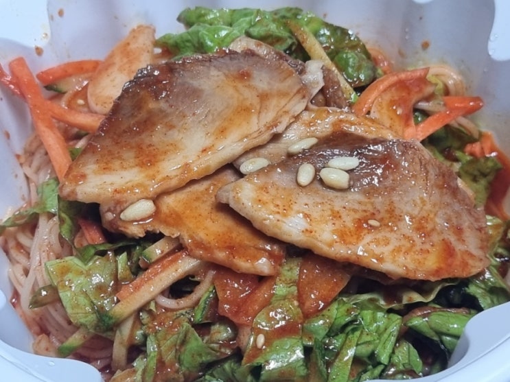 순대국밥+고기비빔국수 소름돋음.
