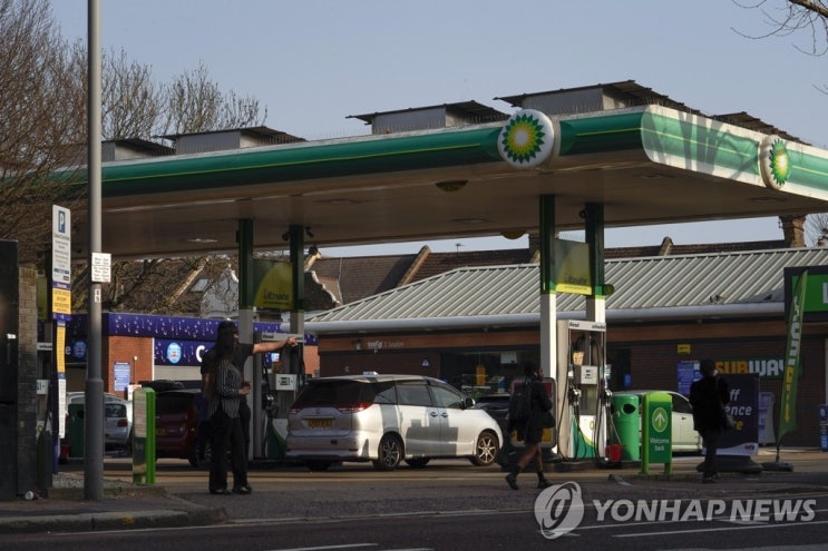 `파티게이트` 영국 총리, 주유소와 전쟁 선포 이유는? `파티게이트` 영국 총리, 주유소와 전쟁 선포 이유는?