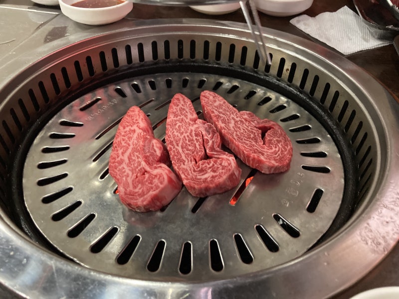 마장동 투플한우맛집 새우 설원등심 뿌식이! 3