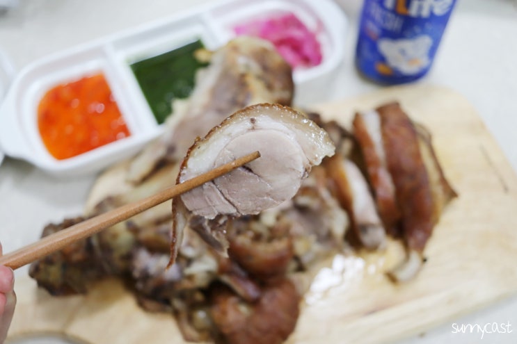  캠핑바베큐 쫀득쫀득 맛있는 통족발 까사메르시 슈바인학센 맛집