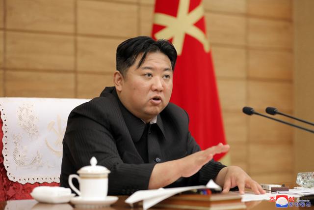 '핵 버튼' 누를 준비 끝낸 김정은... 이번엔 중·러와 '사전 교감'? '핵 버튼' 누를 준비 끝낸 김정은... 이번엔 중·러와 '사전 교감'?