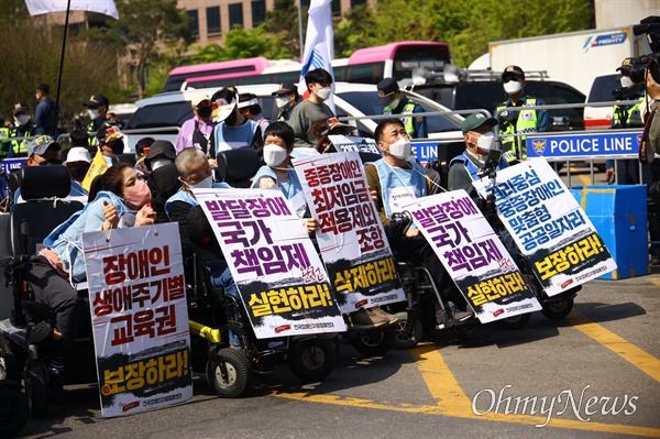 장애인인 내가 자립해서 사회생활 할 수 있었던 이유 장애인인 내가 자립해서 사회생활 할 수 있었던 이유