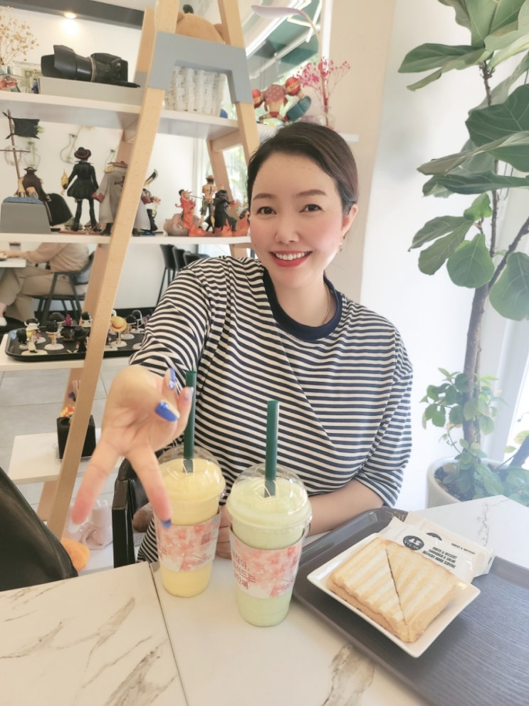  안산 달리는커피에서 스무디와 토스트
