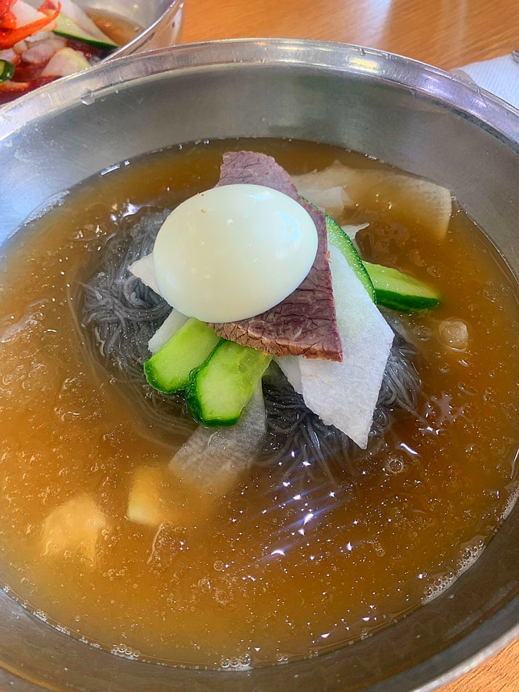  연희동 청송본관함흥냉면전문점, 뼛속까지 시원해지는 맛!