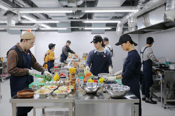 음식 매장 창업이 비싸다구요? 공유 주방은 어떠세요?