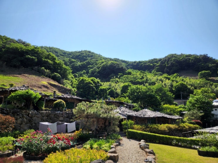 하동 펜션 "지리산 흙집 세상"  첩첩산중 속 몸 과 마음의 휴식처[솔직리뷰]